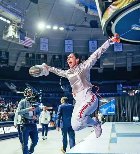 Natalia-Botello-se-corona-campeona-de-sable-femenil-en-la-NCAA-2026