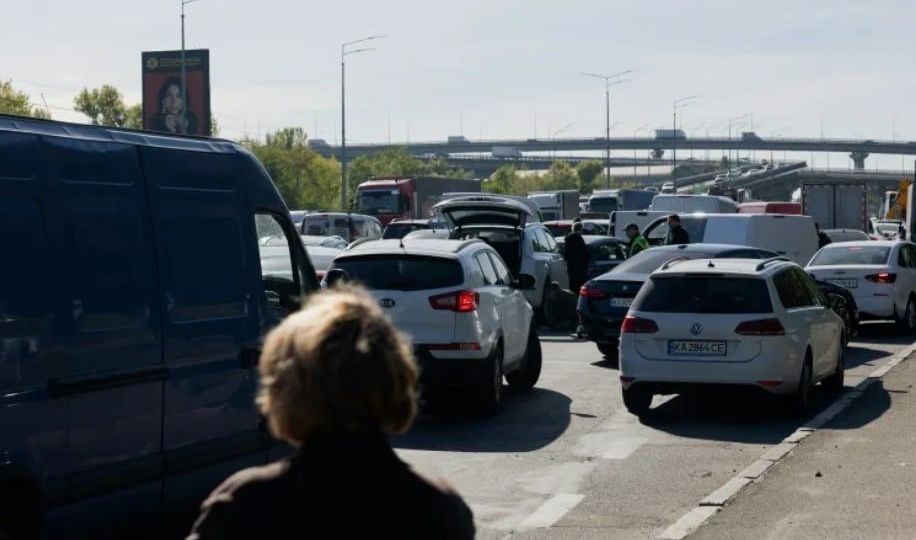 Rusia-vuelve-a-atacar-el-puente-Pivdeni-de-Kiev-bombardeos-en-Jarkov-dejan-dos-muertos